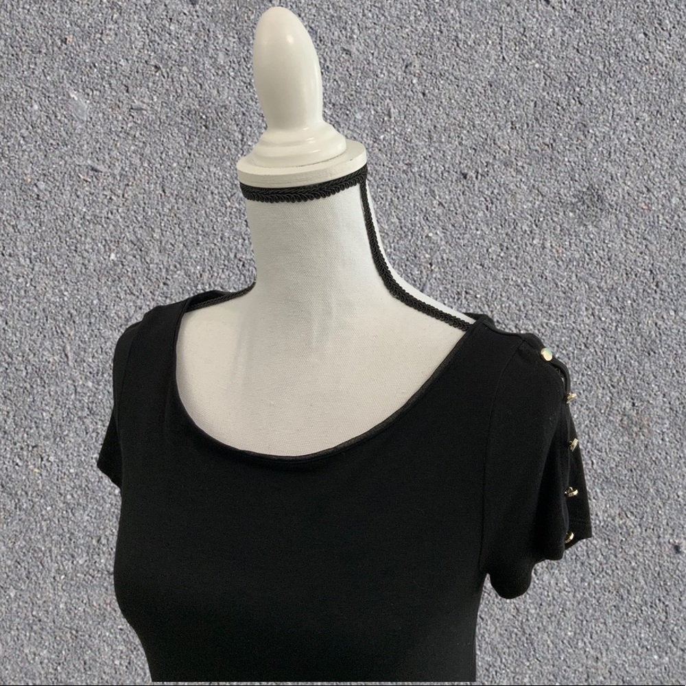 White House Black Market Size XS Silver Decoration